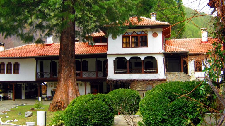 Самият манастир е част от Стоте национални туристически обекта.