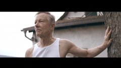 Видеото разказва историята на възрастен бивш маратонец, който живее в старчески дом. Той открива стар чифт маратонки adidas, които му дават мотивацията да продължи да тича.