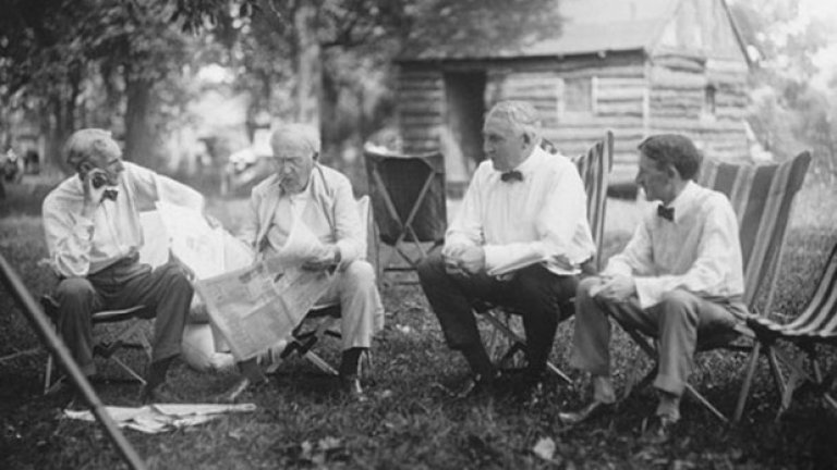 Хенри Форд, Томас Едисон, президентът на САЩ Уорън Хардинг и бизнесменът Харви Файърстоун