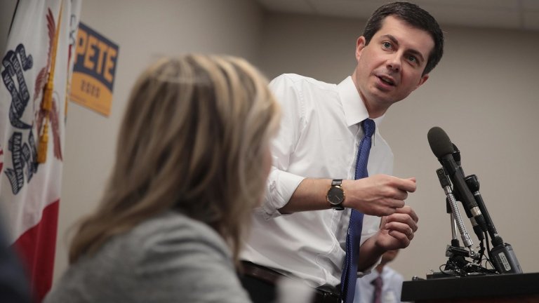 Той иска да бъде първият открит гей президент на САЩ. Въпросът е може ли да го постигне?