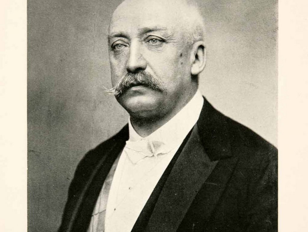 Феликс Фор

Френският президент Феликс Фор умира от удар по време на секс с Маргьорит Стейнел в Елисейския дворец. Годината е 1899-та, а президентът е на 58 години.