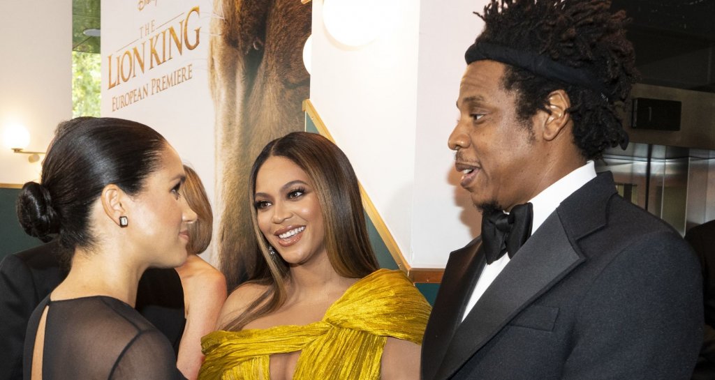 Близка приятелка е на Бионсе и Серина Уилямс
Едни от най-близките приятелки на актрисата са поп иконата Бионсе и тенис звездата Серина Уилямс. С тенисистката се сближават през 2014 г. на пътуване с техни общи приятели, а с Бионсе се сближават покрай премиерата на “Цар Лъв” през 2019 г.