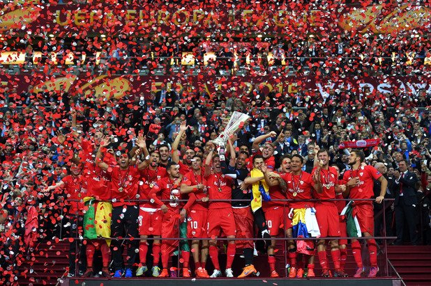 Севиля вдигна купата във втория по сила турнир на Европа за четвърти път.