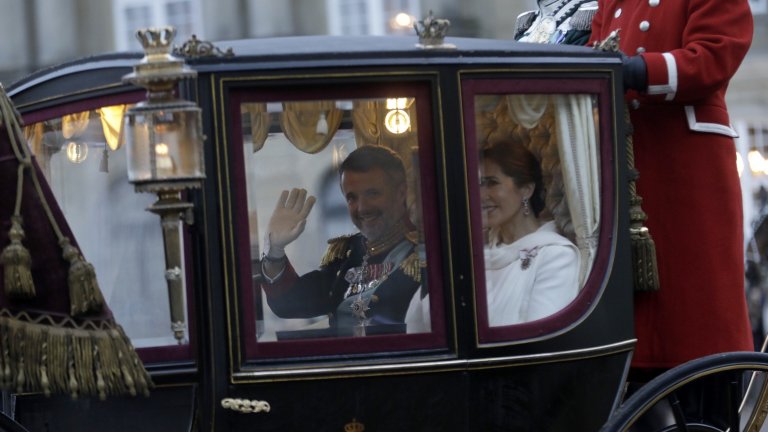 Официално: Крал Фредерик X се възкачи на трона на Дания (снимки)