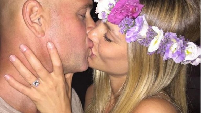 Манекенката Бар Рефаели поиска от службите в Израел да затворят въздушното пространство заради сватбата й