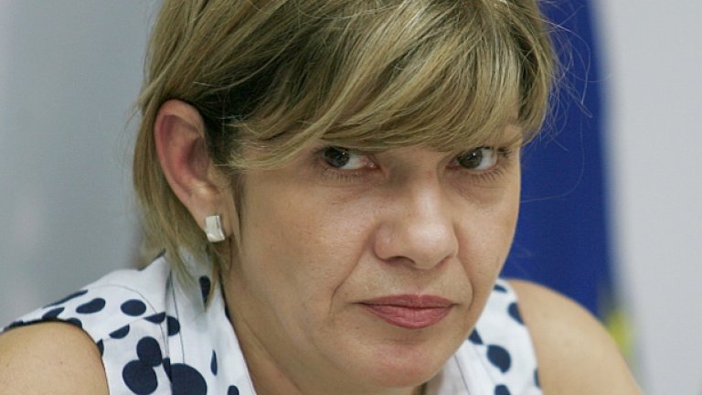 В интерес на обществото е... Така (с)екоминистърката Нона Караджова мотивира узаконяване с правителствено решение на незаконни писти на "Юлен" в Пирин