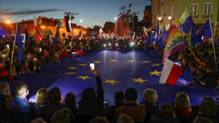 Масови протести в Полша в подкрепа на членството на страната в ЕС