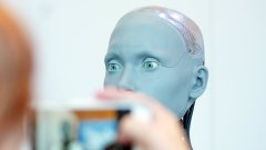 AI песен ще стане световен хит и още четири големи прогнози за музиката през 2026 г.