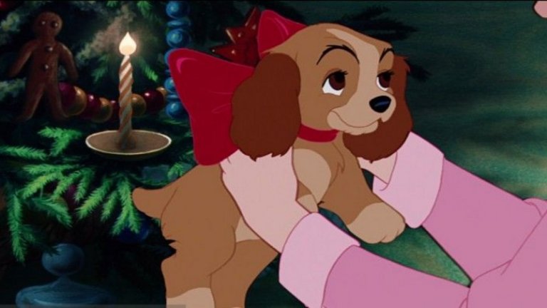 Капка истина в "Лейди и Скитника"
Сцената, в която мъжа подарява на жена си кученце за Коледа е вдъхновена от истинска история на Уолт Дисни със съпругата му, на която наистина е подарил кученце за празника.