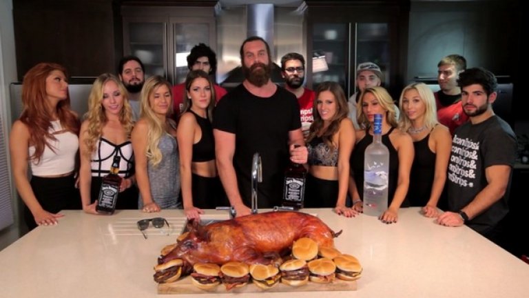 Epic Meal Time събира екип от млади и смели мъже, предвождани от високия брадат канадец Харли Моренщайн, които всяка седмица приготвят грандиозни извращения от безобразни количества бекон, бърбън, рафинирана захар, тесто, пици, бургери, сирене, бекон, пилешко, телешка кайма, още бекон, още бърбън, водка, бира, сосове и пак бекон