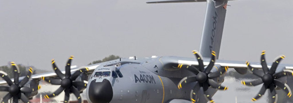 der-airbus-a400m-auf-dem-spanischen-militaerflugplatz-torrejon-bei-madrid