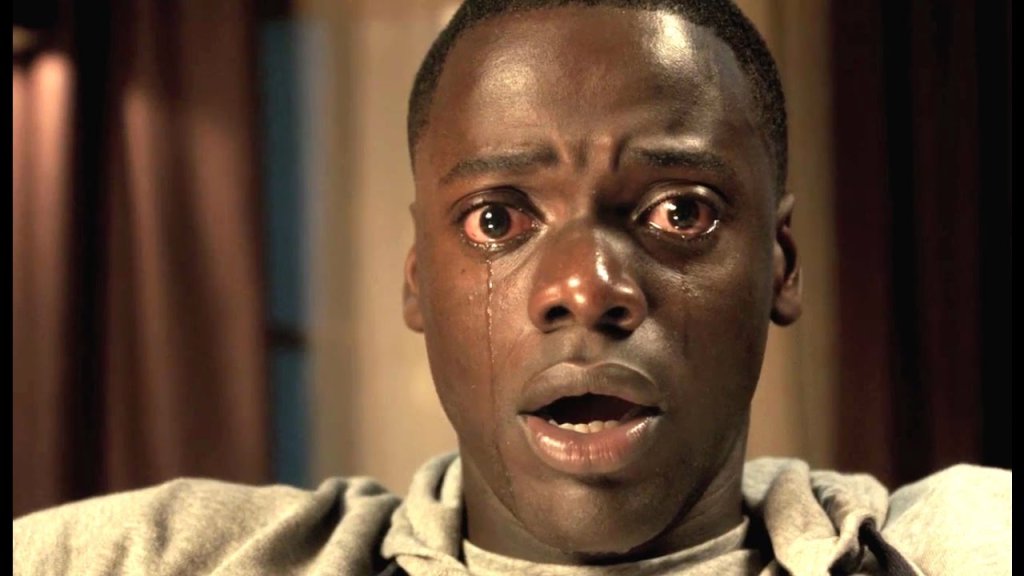 "Get Out" 
Безпардонно умен хорър, уцелил времето си. Филмът направи супер участие на Сънденс минлата година и въпреки, че филмите за Оскар се пускат по-късно през годината, за да се пресни в главите на журито, "Get Out" има реални шансове.  
По