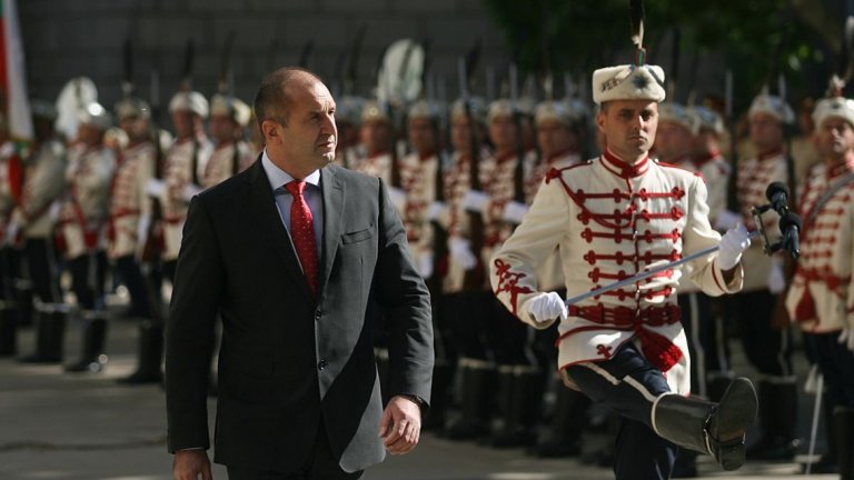 Президентът отправи поздрав към българите за празника