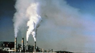 Увеличаването на глобалните емисии въглероден диоксид се е забавило
