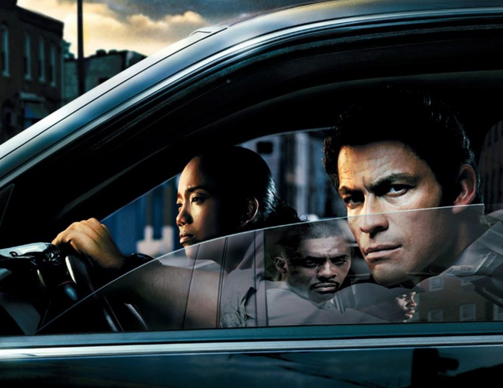 "Наркомрежа" (The Wire)
Сезони: 5
Епизоди: 60
Вечната класика на HBO ще ви отведе в един американски град - Балтимор, щата Мериленд. Ще ви покаже една изключително убедителна картина за живота там, за състоянието на обществото и политиката, докато разглежда теми като търговията с наркотици, борбата на полицията с нея, новинарския бранш и дори управлението на града. В първия сезон ще посрещне Доминик Уест в ролята на детектив Джими МакНълти, а нататък ви чакат още много запомнящи се персонажи със свое собствено място - добро или лошо - в живия организъм на Балтимор.
