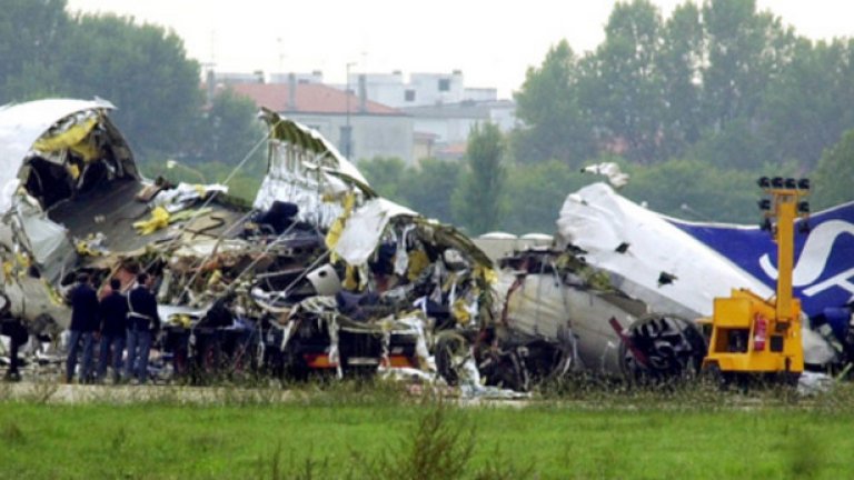 На 8 октомври 2001 година на летище "Линате" в Милано загиват 118 души - 114 пътници от два самолета и още четирима души на земята.