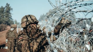 Хиляди бежанци са блокирани на границата между Беларус и ЕС в една изкуствено създадена криза