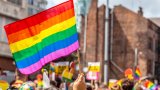 С това тя става първата страна от Източна Европа, която дава равни права на хомосексуалните двойки