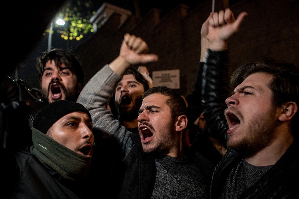 Протестите пред сградата на американското консулство в Истанбул са само част от реакциите срещу решението на Доналд Тръмп за Йерусалим.