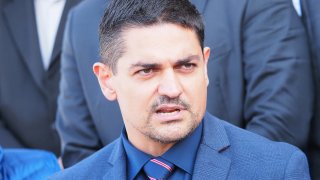 "Управляващите нямаше как да не се съобразят с гласа на улицата", казва Василев