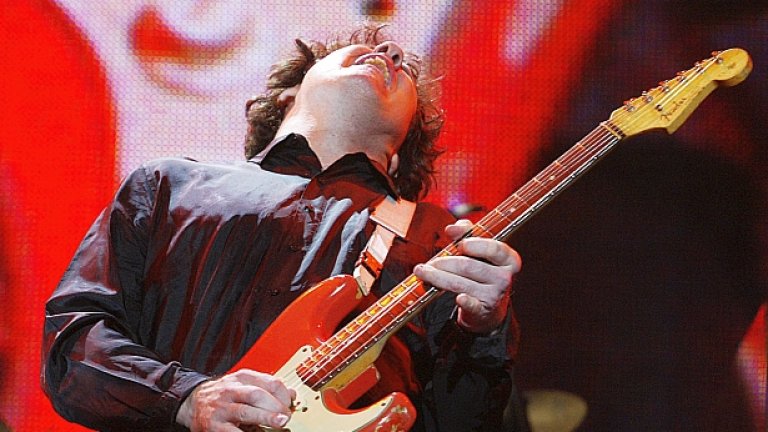 Китаристът Гари Мур си отиде на 58 години в съня си