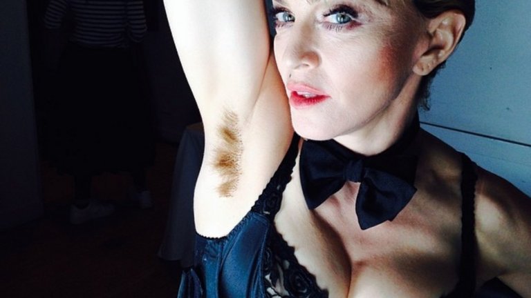 Мадона може да изглежда както пожелае и след толкова години на сцената е доказала, че всичко, което тя прави, започва като скандално, но се превръща в норма.(instagram.com/madonna)