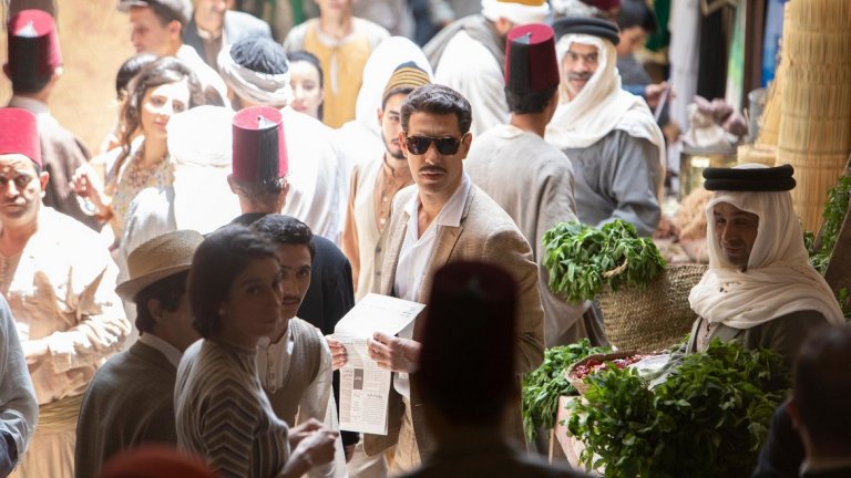 The Spy
Жанр: трилър/драма
Премиера: 6 септември
Минисериалът на Netflix има само шест епизода, но те изглеждат доста обещаващи. The Spy е базиран на истинската история на легендарния агент на "Мосад" Илай Коен, който през 60-те години на миналия век е внедрен под прикритие в Сирия, издига се в местното висше общество и събира тайни за това какво планират сирийските власти срещу родния му Израел. Комикът Саша Барън Коен (Borat, Bruno) прави рядък драматичен завой, за да влезе в ролята на шпионина, но по-важно може би е, че минисериалът е дело на Гидеон Раф – създател на сериала, вдъхновил американския Homeland.