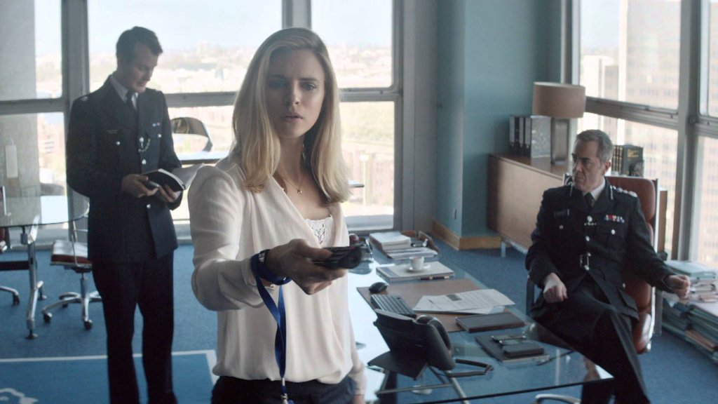 Разбира се, може да я гледате и в британския мини-сериал Babylon...
