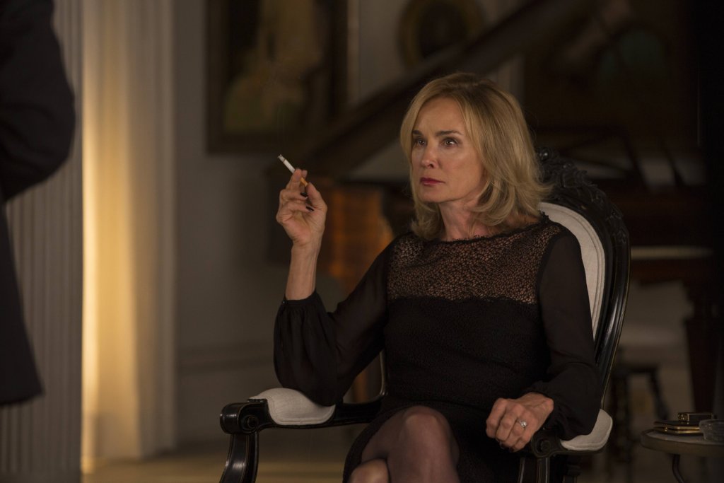 Фиона Гууд в трети сезон на American Horror Story: Coven (Джесика Ланг) 
Кучка-вещица, която губи силите си и някой много скоро ще заеме мястото й. Представете си какво се случва? 
