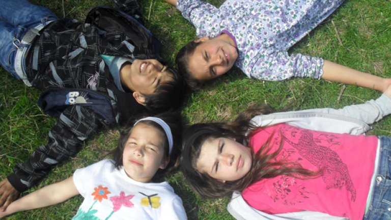 Днешната българска държава отнема на семейството правото да възпитава и образова децата си - чрез 3 закона