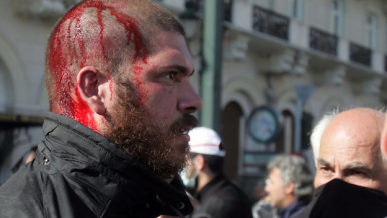 По данни на синдикатите по време на вчерашния втори ден от общата стачка в Гърция са участвали около 150 хиляди протестиращи в цялата страна