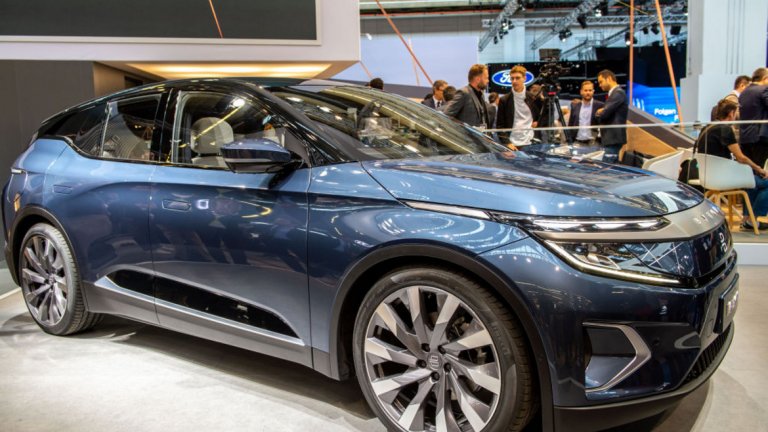 Byton M-Byte 
Byton е китайски автомобилен производител, който се концентрира изцяло върху производството на електромобили. Във Франкфурт те представят M-Byte – компактен SUV за петима пътници, който вече навлиза в серийно производство. 
До средата на 2020 г. трябва да е на китайския пазар, а през 2021 г. – и на световния. Очаква се да е на цена от около 45 хил. долара и с един заряд на батерията да изминава 480 км. 
В сравнение с други предложения на автоизложението, M-Byte изглежда сравнително конвенционално, но е амбициозен състезател да заеме своето място в електромобилното бъдеще.