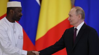 Заради кризата Фрaнция призова своите граждани да напуснат Мали