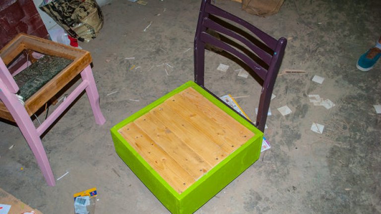 Табуретка от чекмедже