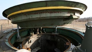 1280px-Missile_silo_of_a_SS-24_missile_(2)