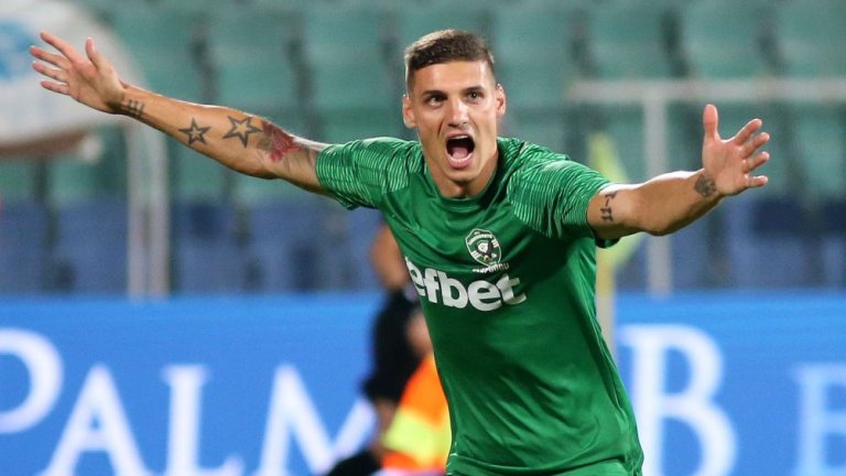 Лудогорец победи Славия със спорен гол