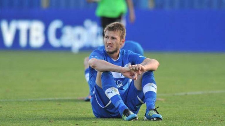 2013 г., Левски - Славия 1:1Димитър Везалов плаче и не може да повярва на малшанса си - автогол, донесъл титлата на Лудогорец.