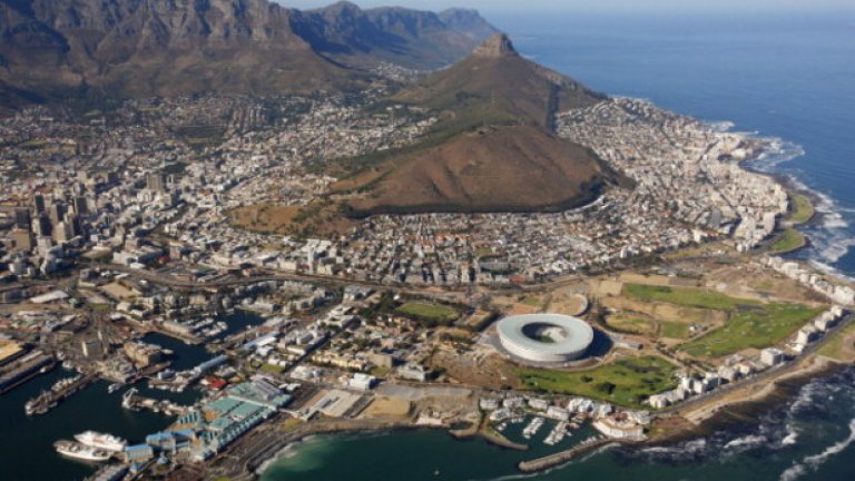 В Кейп Таун може да си вземете 100 къщи с 5 спални, намиращи се в планината и със собствен бар и киносалон.