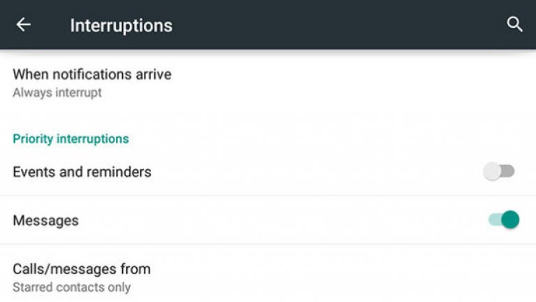 С новата версия можете да определяте кога да ви безпокоят. Подобно на "Priority app notifications", за които вече ви казвахме, но съсредоточени по-скоро върху часа, менюто Settings -> Sound & notification ->Interruptions  ви позволява да настройте периоди, в които някои звуци и нотификации да бъдат изключени. Например, докато спите. Хубавото е, че можете да настроите изключение за някои телефонни номера.