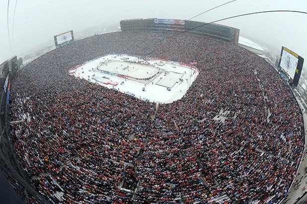 Невероятна гледка - 105 хиляди на хокей!