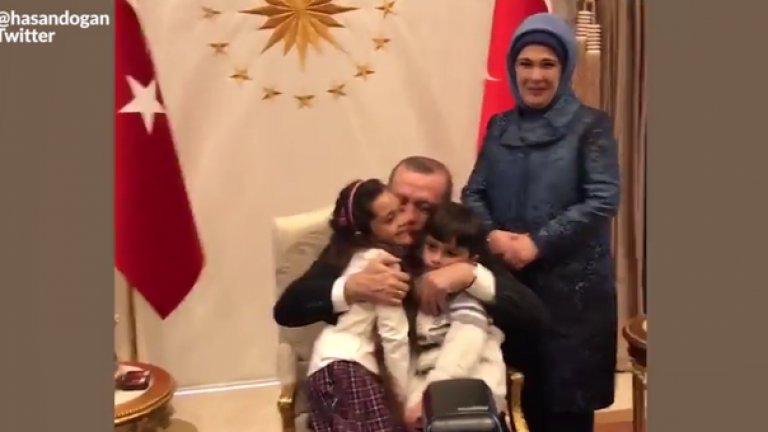Детето, което разказваше за ужаса на войната в Twitter, се озова в скута на Реджеп Тайип Ердоган