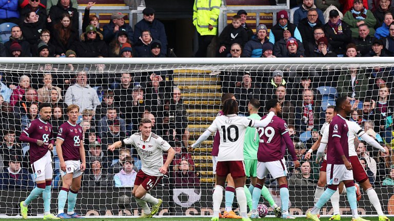 Арсенал не се затрудни срещу Бърнли и прибави нови три точки към актива си