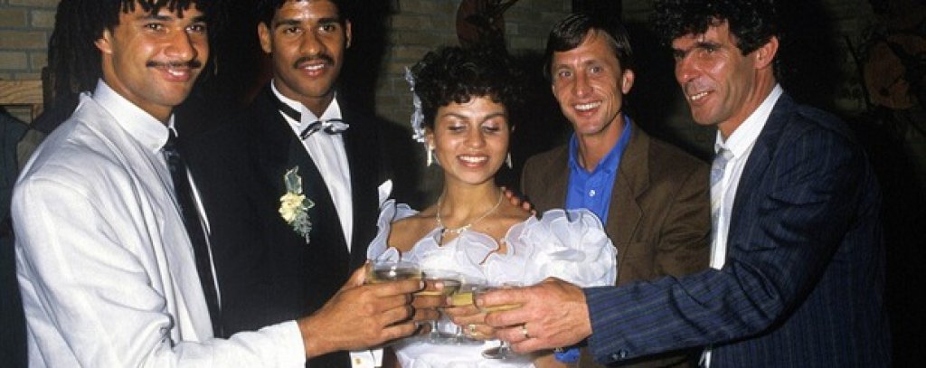 Сватбата на Рийкард през 1985-а, на която присъстват Гулит и Кройф.