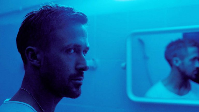 Само Бог прощава/Only God Forgives (2013)
Този филм раздели критиката. Едните го обявиха за претенциозен и снобски „триумф на визуалното над съдържанието”, а другите го нарекоха съвременен шедьовър и кинематографично постижение. 
Светлината играе много важна роля в лентата. Първата сцена започва с главният герой, ситуиран в мрачно помещение, облят в червена светлина. Лицето му е наполовина осветено, което загатва за дуалистичната му природа. Конфликтът между светлината и тъмнината е мотив, който се доразвива до края на филма.
Почти всички сцени са снимани през нощта. Сцените с тесни коридори, наситени в един цвят, създават усещането за сън или паралелна реалност. За това огромна заслуга има кинематографът Лари Смит. 
Кадрите са бавни и придават чувство на клаустрофобия, а основните цветове – червено и жълто, символизират ада на земята.