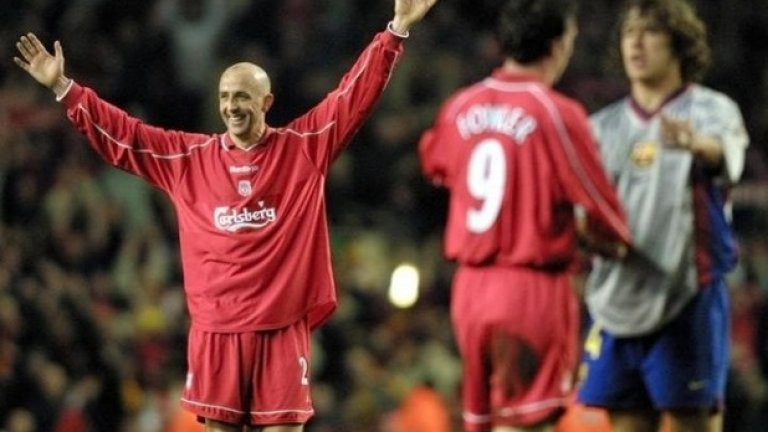 11. Ливърпул – Барселона 1:0
Купа на УЕФА, полуфинален реванш, 2001 г. (Ливърпул продължава след общ резултат 1:0)
Заради успехите на Бенитес, това постижение на Жерар Улие не се помни от много. Единединствен гол от дузпа на Гари Макалистър донесе успеха. А този сезон, 2000/01 беше велик. Ливърпул взе двете купи в Англия, триумфира и в Купата на УЕФА.