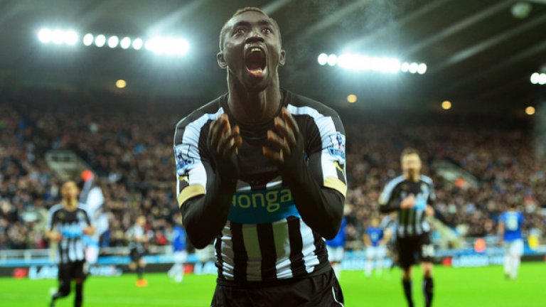 Папис Сисе от Нюкасъл има ужасен сезон, както и целият тим. Но имаше и радости.