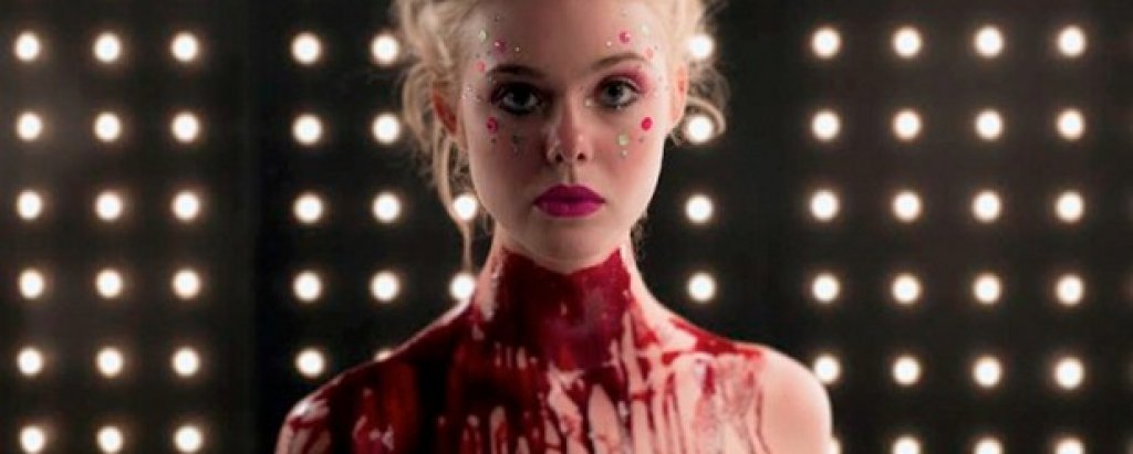 The Neon Demon 

Именно в Кан ще е премиерата на „женския" хорър на Николас Виндинг Рефн, в който Ел Фанинг играе млада манекенка, дебната от завистливите си колежки.  Нейната младост и жизненост стават обект на низки страсти от страна на група обсебени от красотата жени, които ще направят абсолютно всичко, за да се докопат до това, което притежава тя.

В една от поддържащите роли е най-горещата манекенка, превърнала се в актриса – Аби Лий от „Лудия Макс: Пътят на яростта” и „Боговете на Египет”. Персонажът й на маниакална и емоционално нестабилна красавица изглежда идеален за нейното излъчване.
