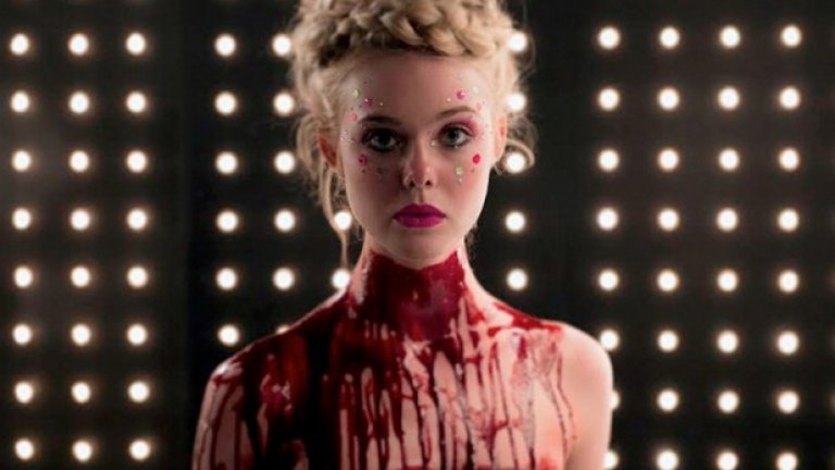 The Neon Demon 
Именно в Кан ще е премиерата на „женския" хорър на Николас Виндинг Рефн, в който Ел Фанинг играе млада манекенка, дебната от завистливите си колежки.  Нейната младост и жизненост стават обект на низки страсти от страна на група обсебени от красотата жени, които ще направят абсолютно всичко, за да се докопат до това, което притежава тя.
В една от поддържащите роли е най-горещата манекенка, превърнала се в актриса – Аби Лий от „Лудия Макс: Пътят на яростта” и „Боговете на Египет”. Персонажът й на маниакална и емоционално нестабилна красавица изглежда идеален за нейното излъчване.