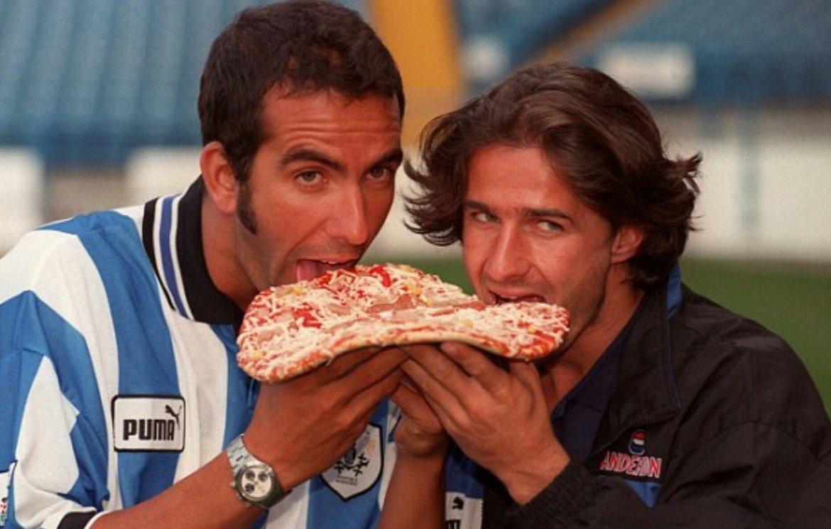 В средата и края на 90-те в английския Шефийлд Уензди предпочитаната храна бе пицата. Поне от двете италиански звезди на тима - Паоло ди Канио и Бени Карбоне.