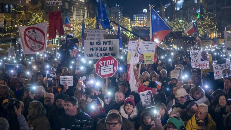 Над 50 хил. души излязоха на протест срещу Андрей Бабиш в Прага